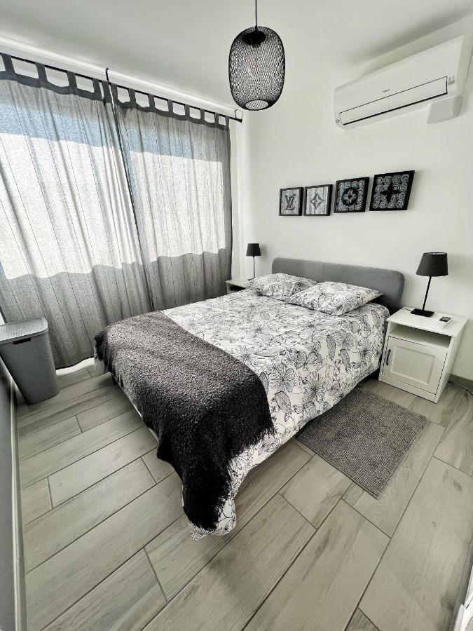 Les Appartements Du Carnot - Terrasses Et Jardins La Rochelle  Exterior photo